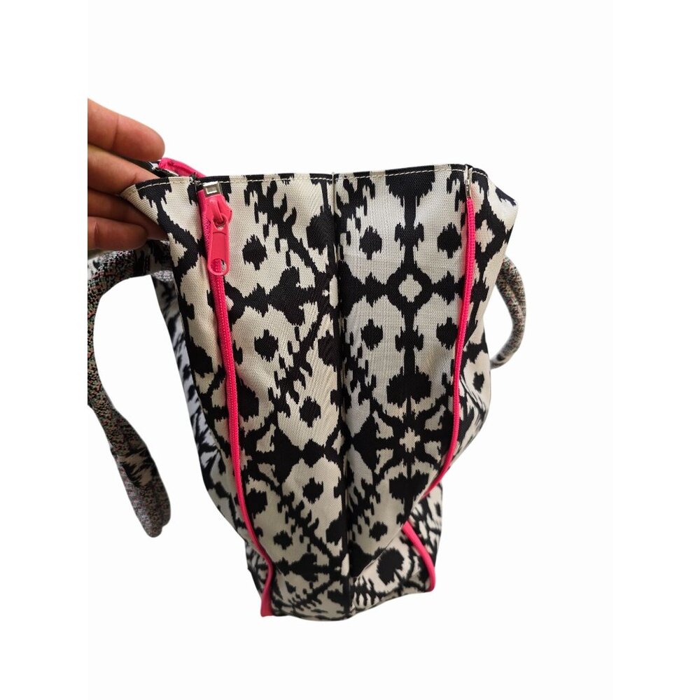 Kavu Rope Market Bag With Black & White Ikat Pattern Pink Trim - Picture 3 of 8